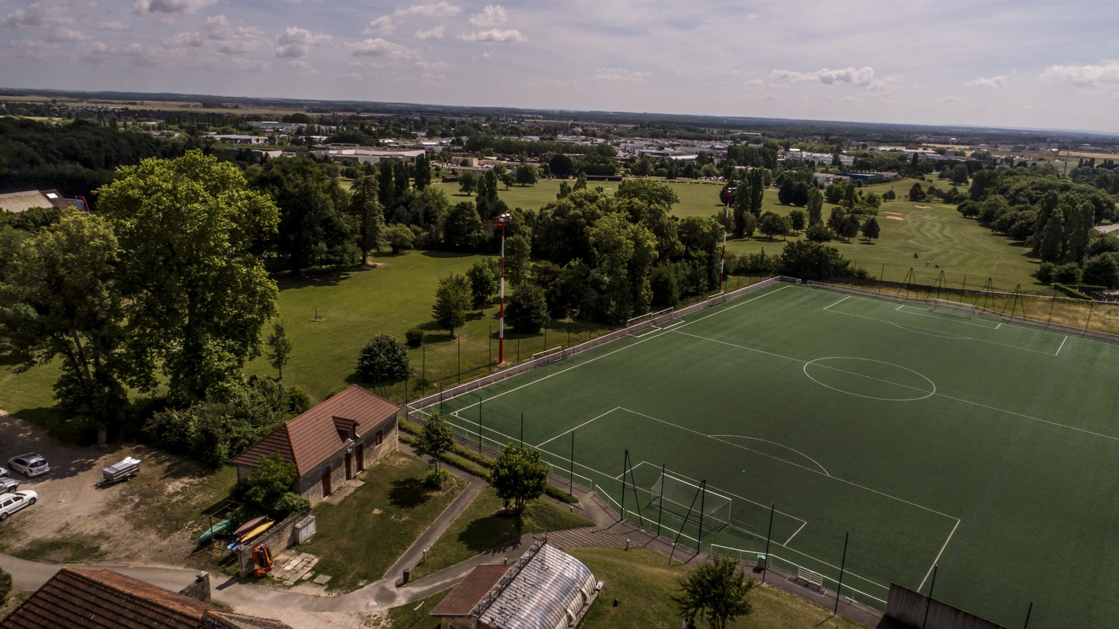Terrain de foot synthétique